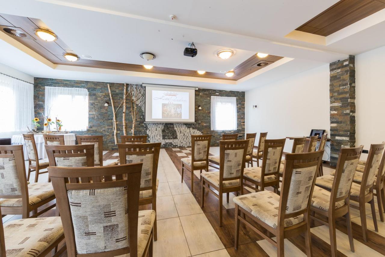 Hotel Jakec Trije Kralji Na Pohorju Zgornja Loznica المظهر الخارجي الصورة